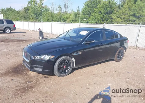2017 Jaguar Xe 20D Premium из США, поврежденный, VIN SAJAD4BN1HA952327